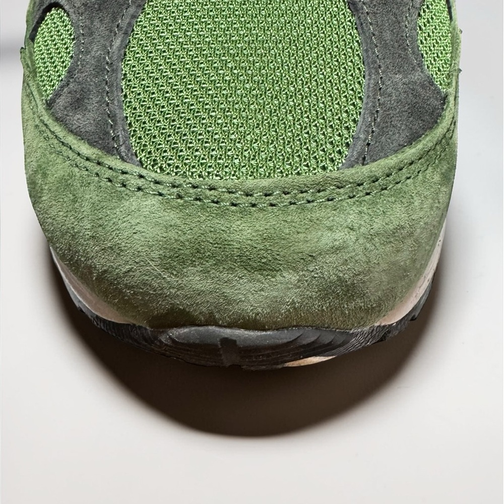 New Balance M992JJ Green and Black Sneakers - Picture 10 of 11